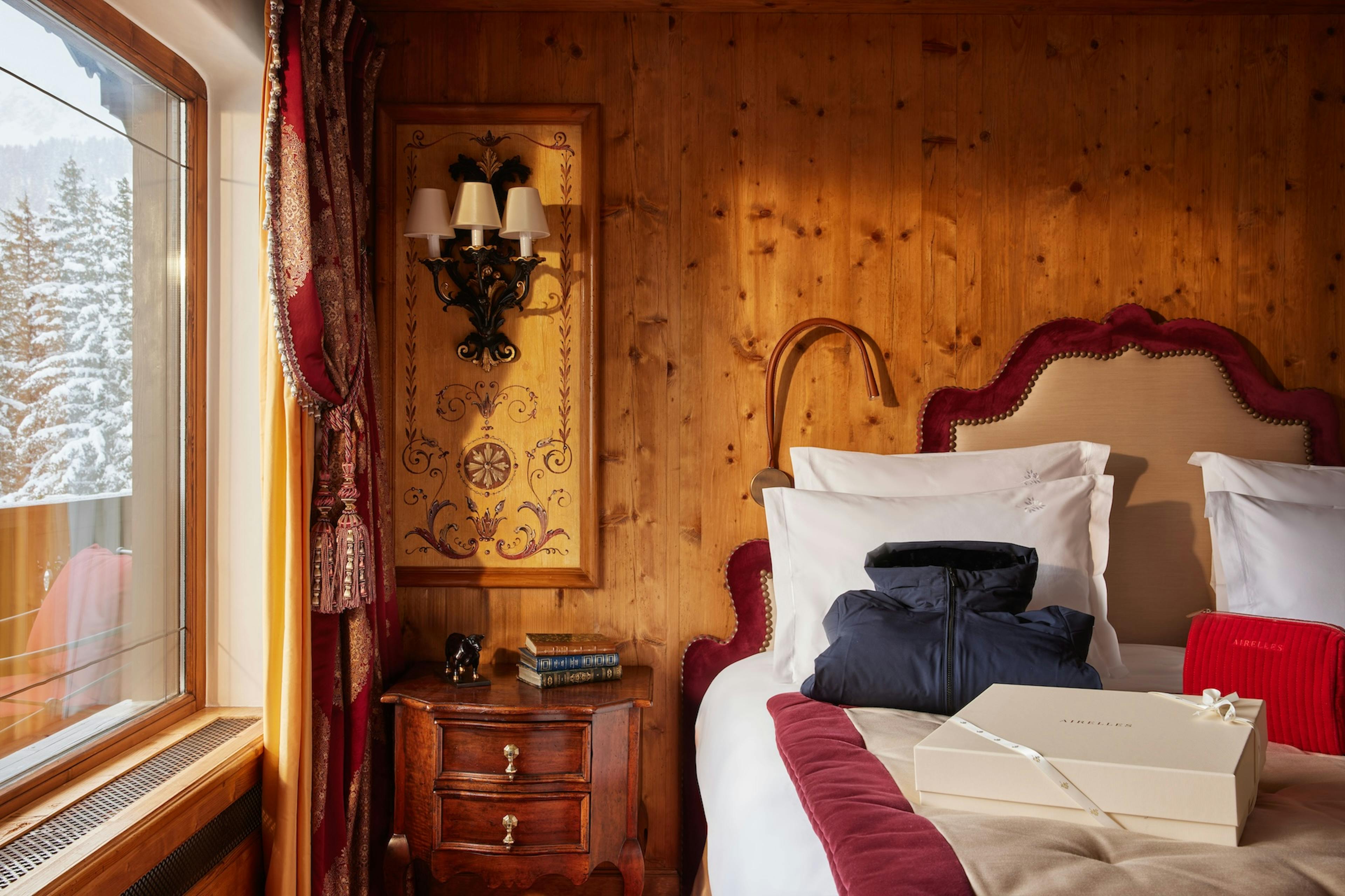 Cadeaux en chambre à l'arrivée, à Airelles Courchevel, hôtel de luxe