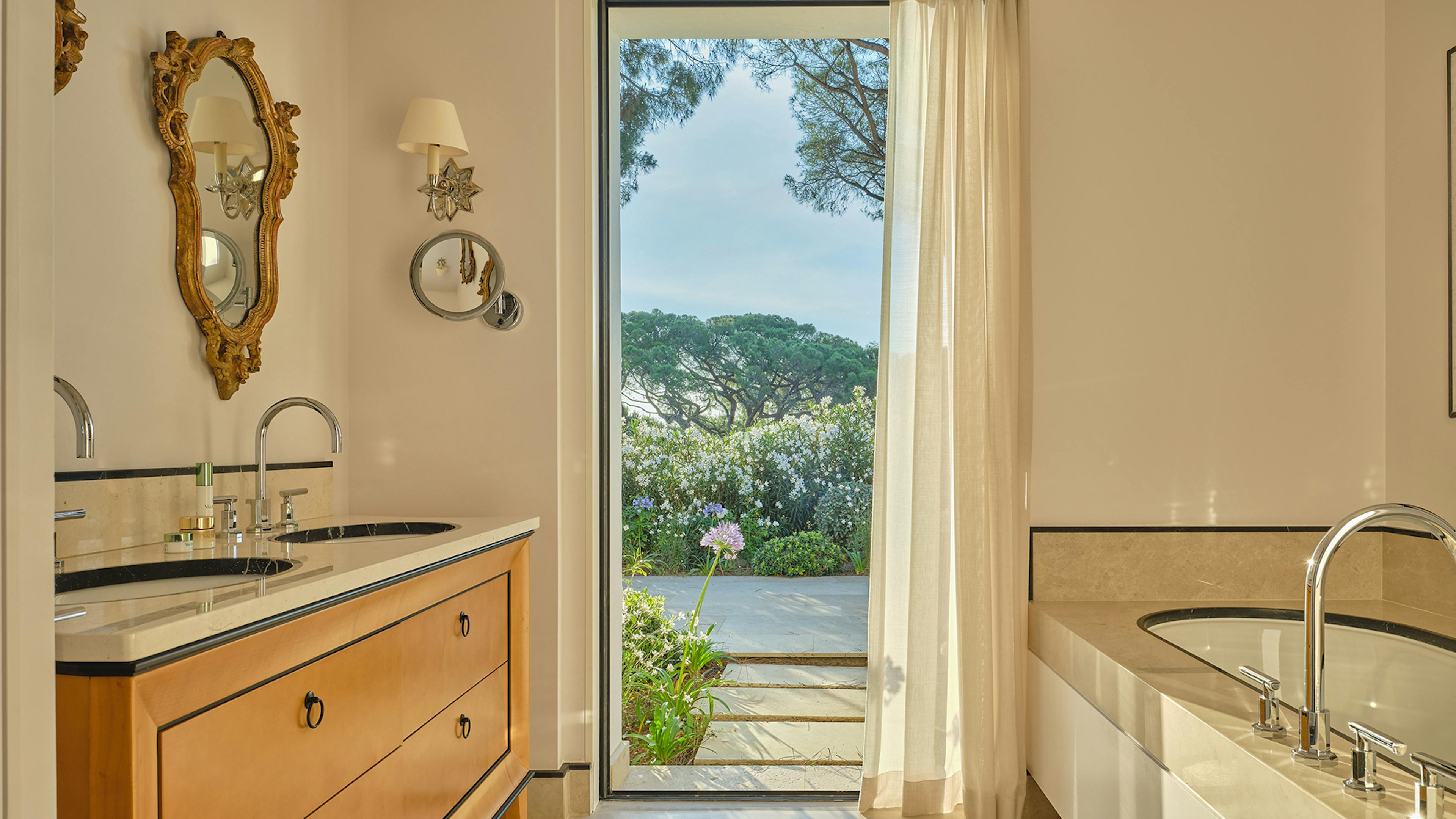 Château de La Messardiere, Saint-Tropez, junior suite Victoire