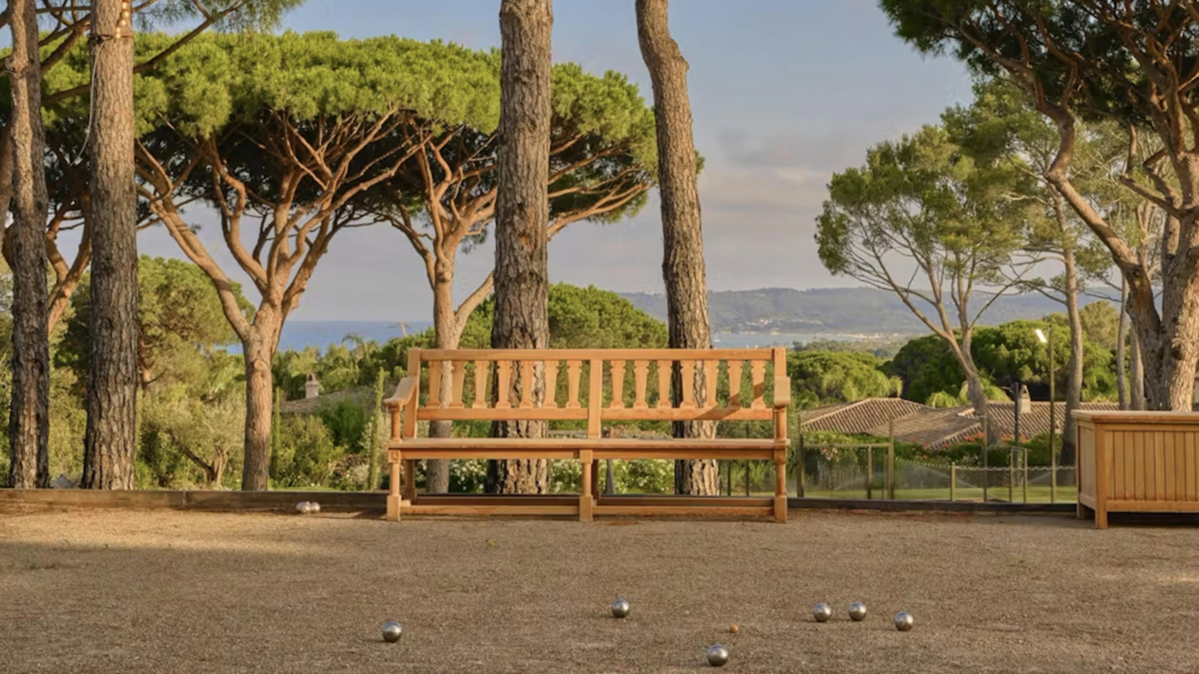 Chateau de La Messardiere, Hotel Saint-Tropez, terrain de pétanque