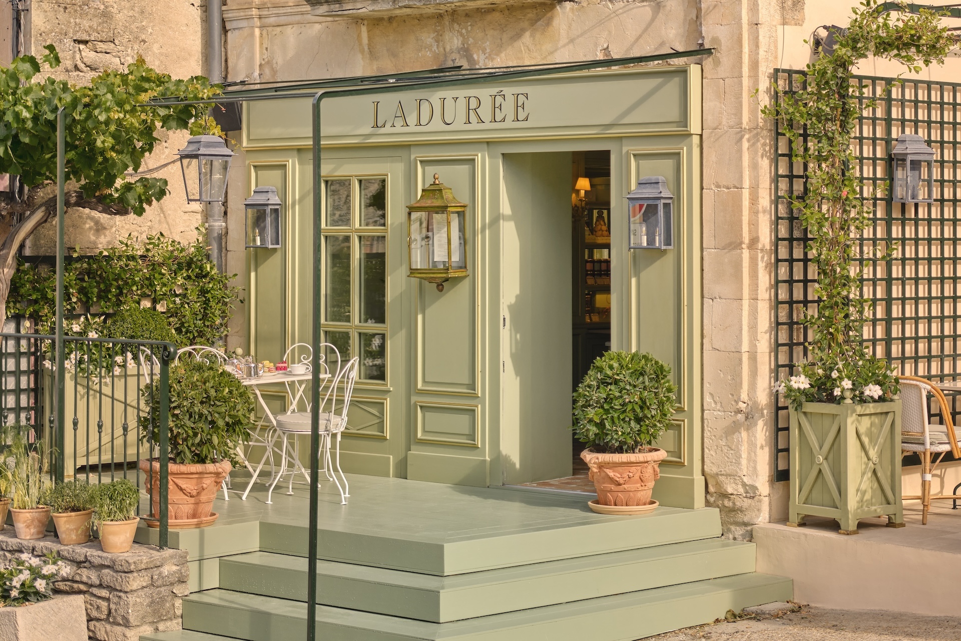 Tea Salon Laduree | Airelles Gordes, La Bastide